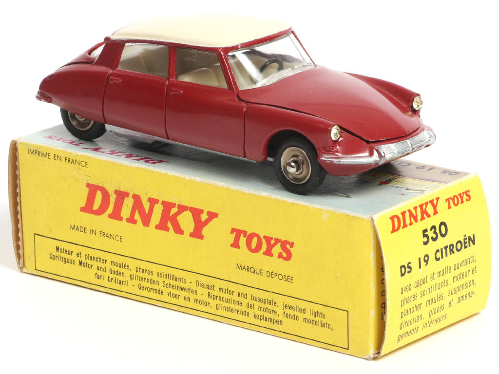 Lot 255 - DINKY TOYS (FRANCE) (1)