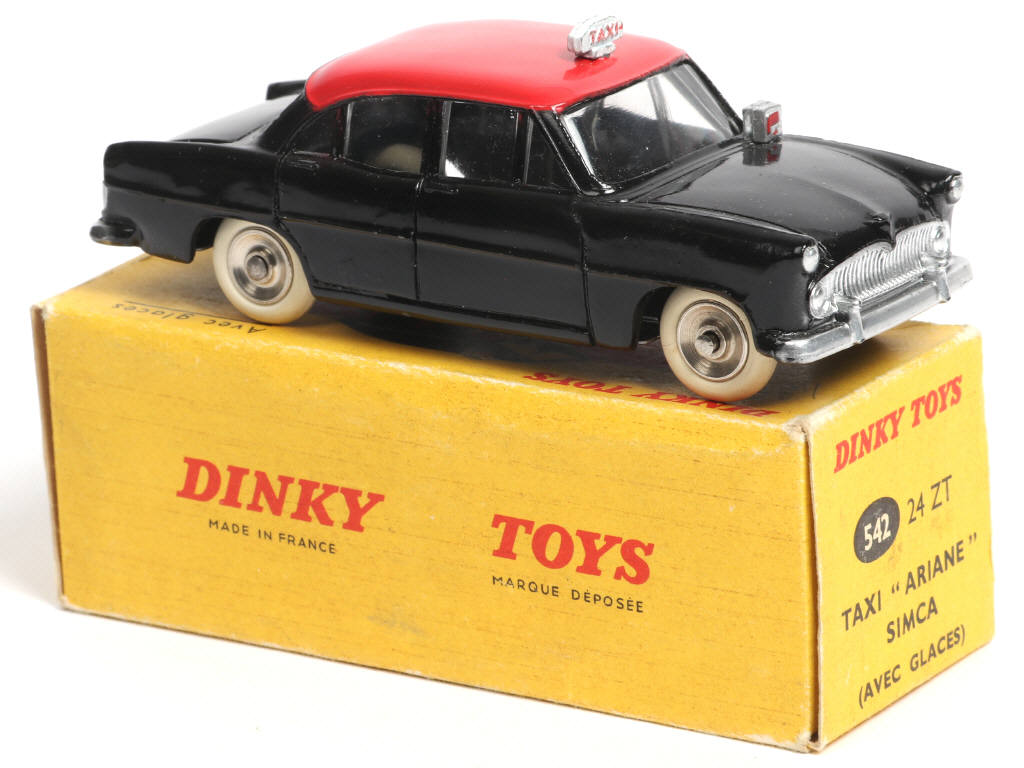 Lot 210 - DINKY TOYS (FRANCE) (1)