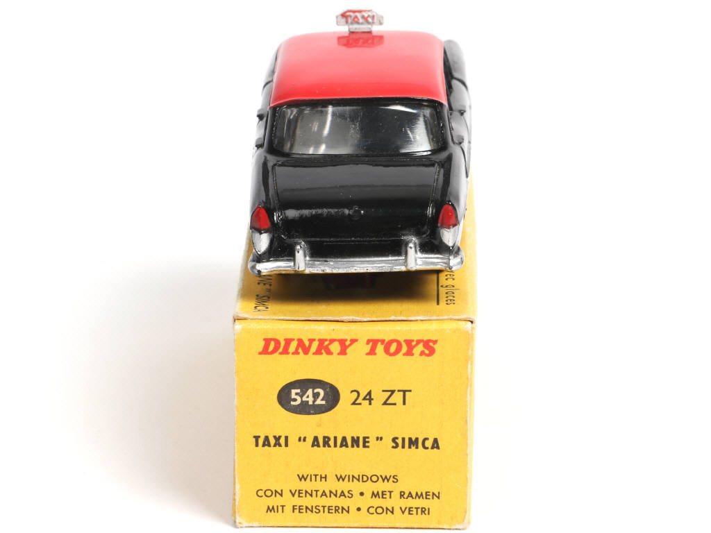 Lot 210 - DINKY TOYS (FRANCE) (1)