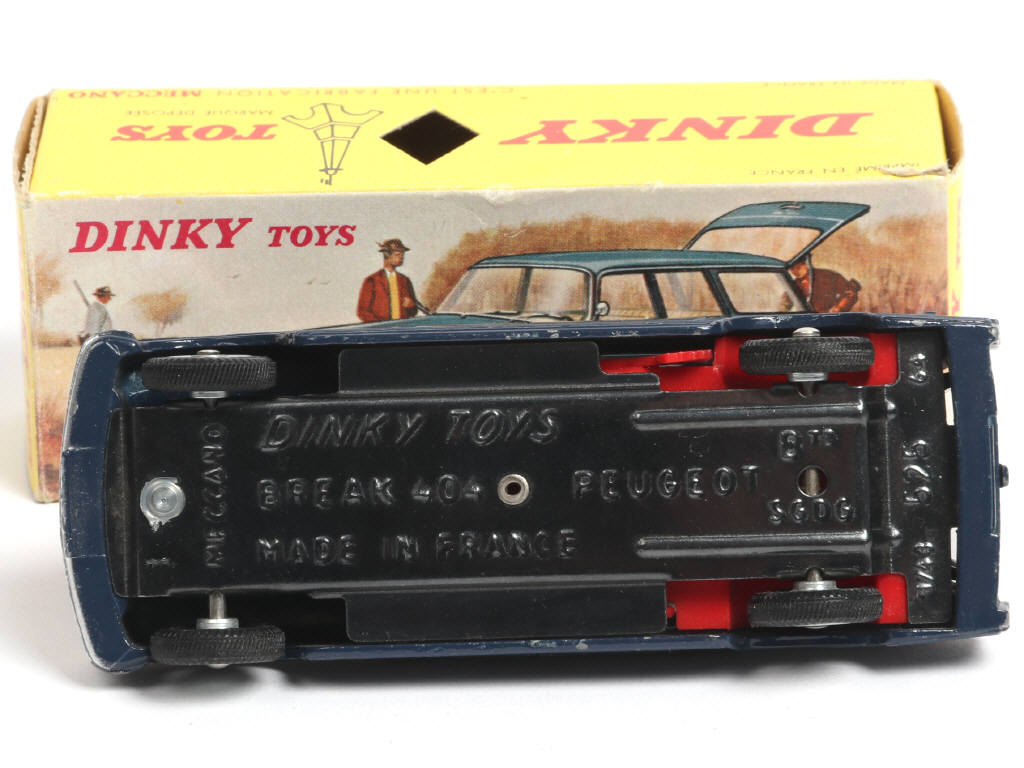 Lot 235 - DINKY TOYS (FRANCE) (1)