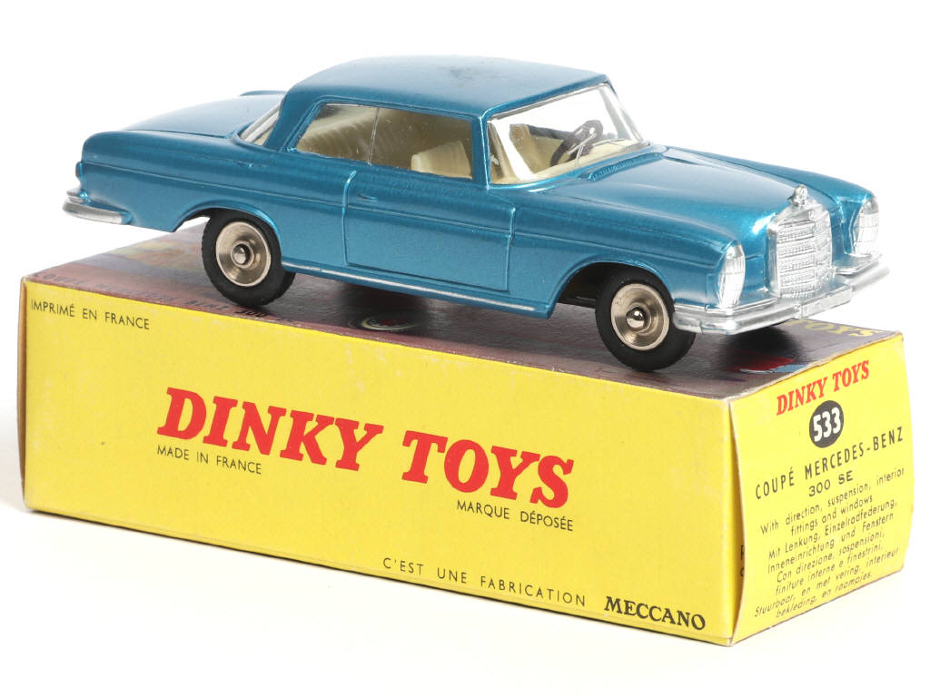 Lot 270 - DINKY TOYS (FRANCE) (1)