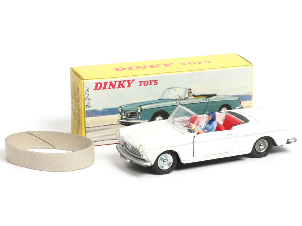 Lot 239 - DINKY TOYS (FRANCE) (1)