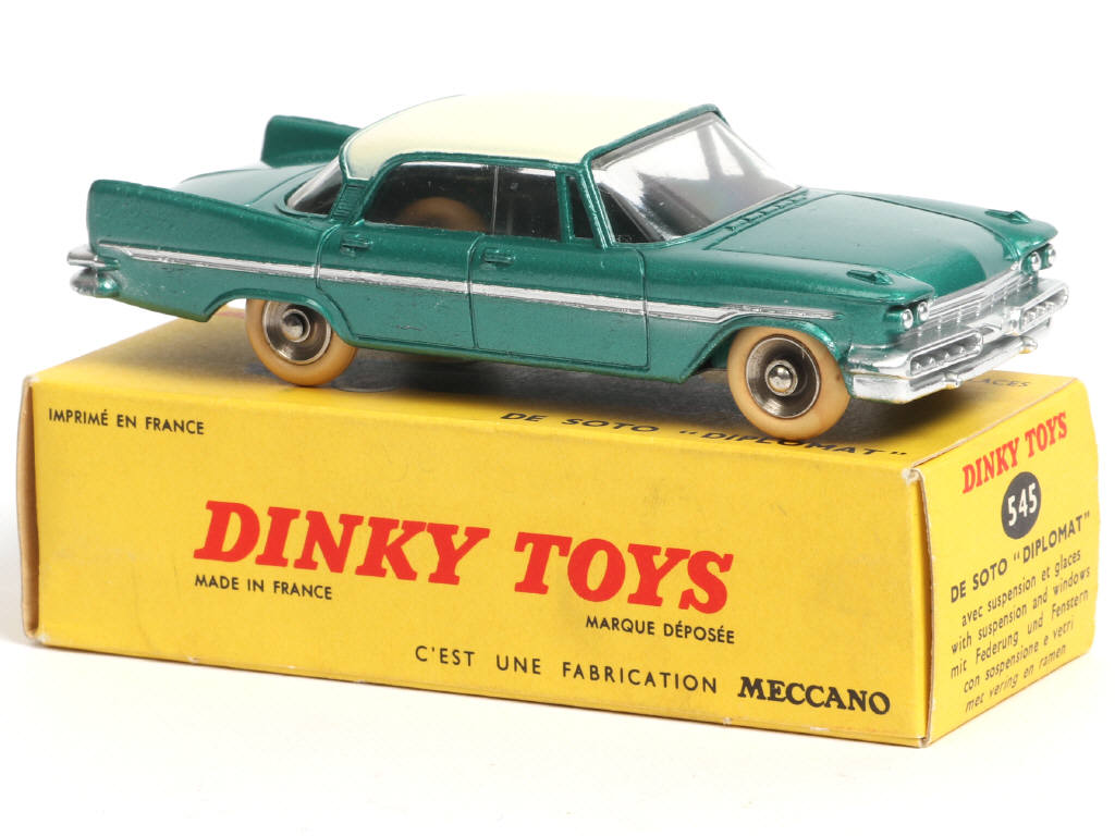Lot 297 - DINKY TOYS (FRANCE) (1)