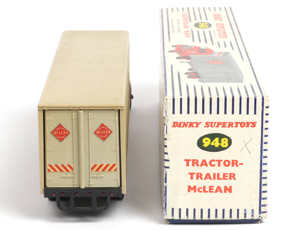 Lot 565 - DINKY TOYS (GB) (1)