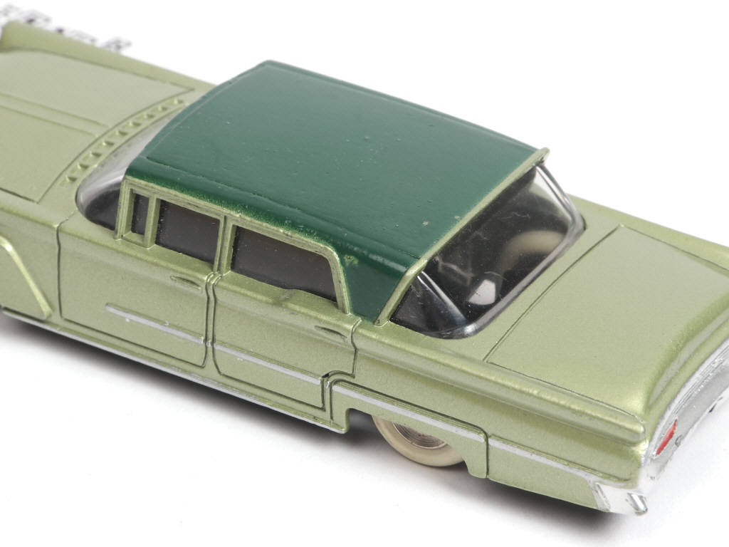 Lot 291 - DINKY TOYS (FRANCE) (1)