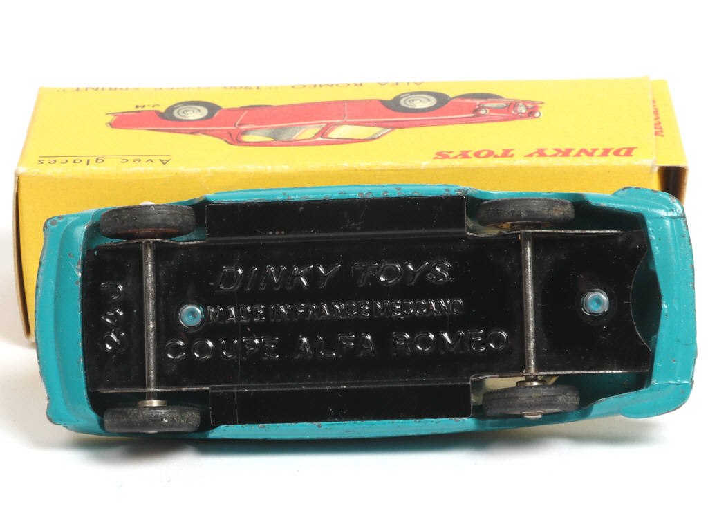 Lot 197 - DINKY TOYS (FRANCE) (1)