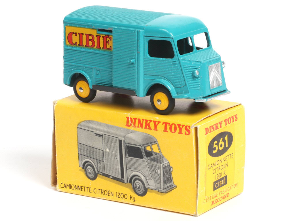 Lot 326 - DINKY TOYS (FRANCE) (1)