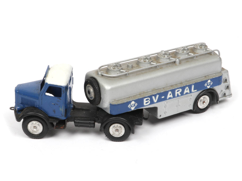 Lot 126 - MÄRKLIN (ALLEMAGNE) (1)