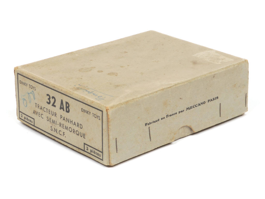 Lot 210 - DINKY TOYS (FRANCE) (1)