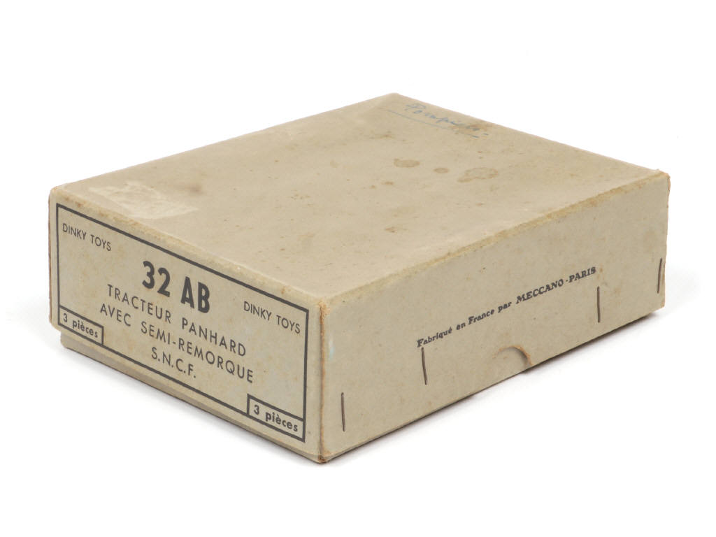 Lot 210 - DINKY TOYS (FRANCE) (1)