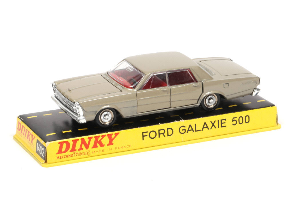 Lot 223 - DINKY TOYS (FRANCE) (1)
