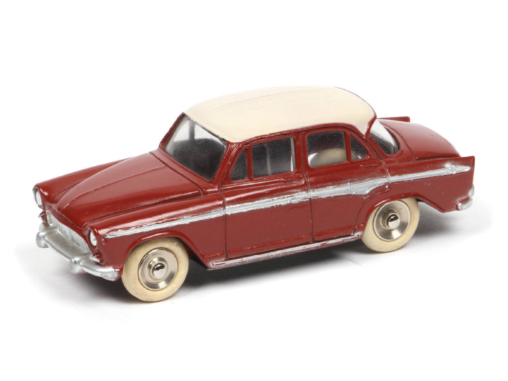 Lot 214 - DINKY TOYS (FRANCE) (1)