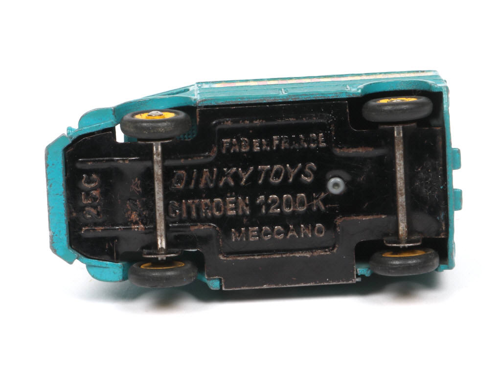 Lot 218 - DINKY TOYS (FRANCE) (1)