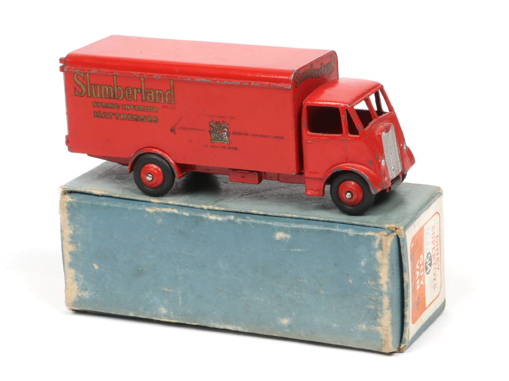 Lot 136 - DINKY TOYS (GB) (1)