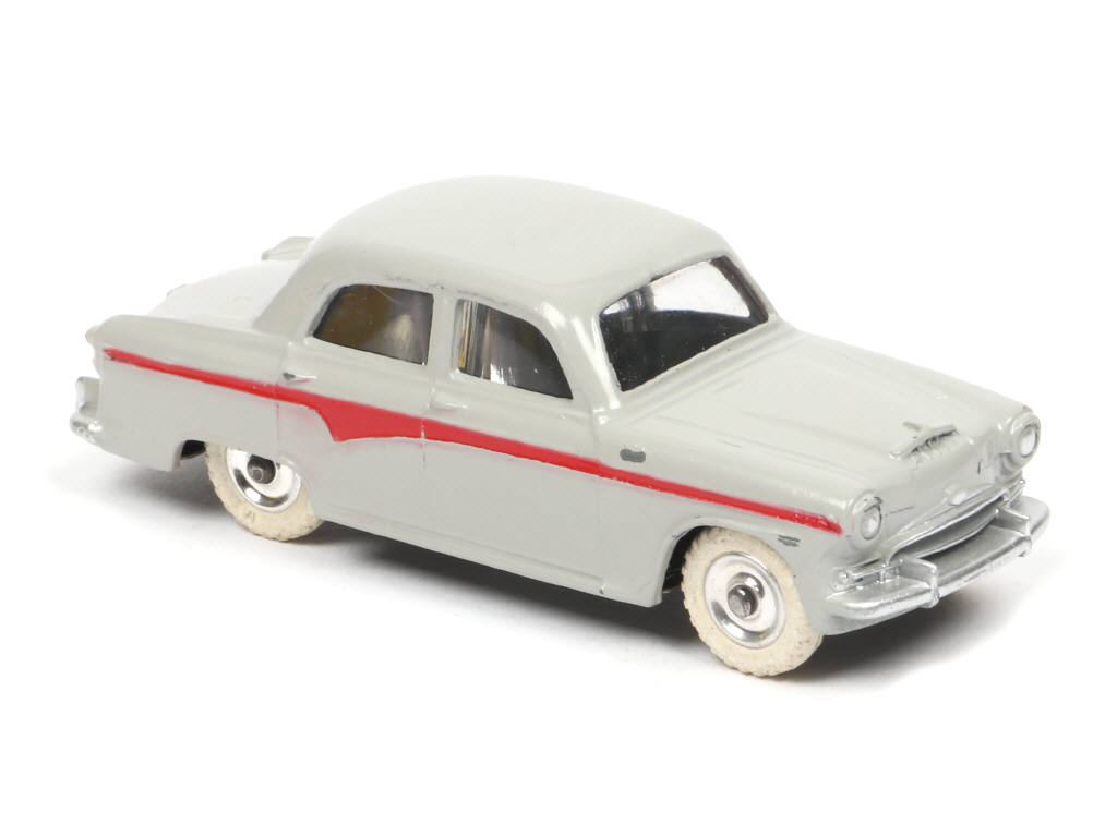 Lot 127 - DINKY TOYS (GB) (1)