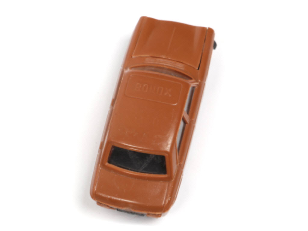 Lot 98 - DIVERS (38)