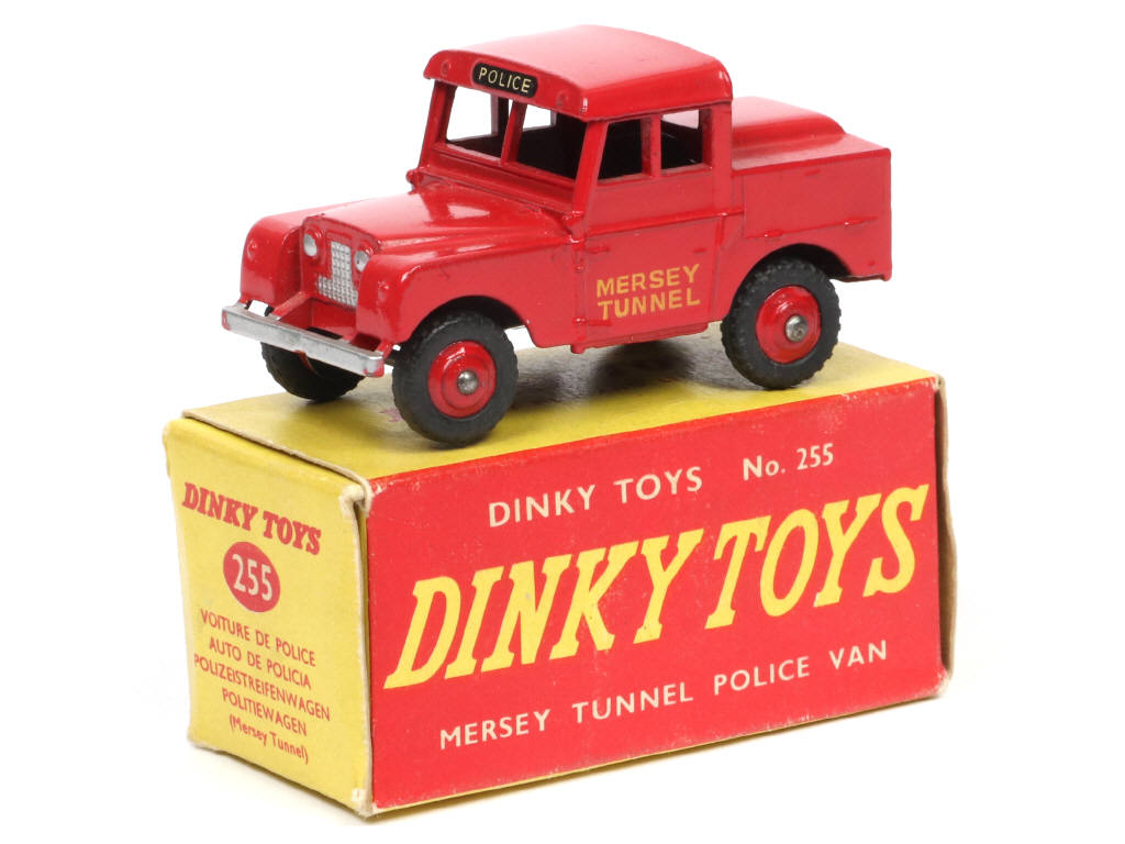 Lot 213 - DINKY TOYS (GB) (1)
