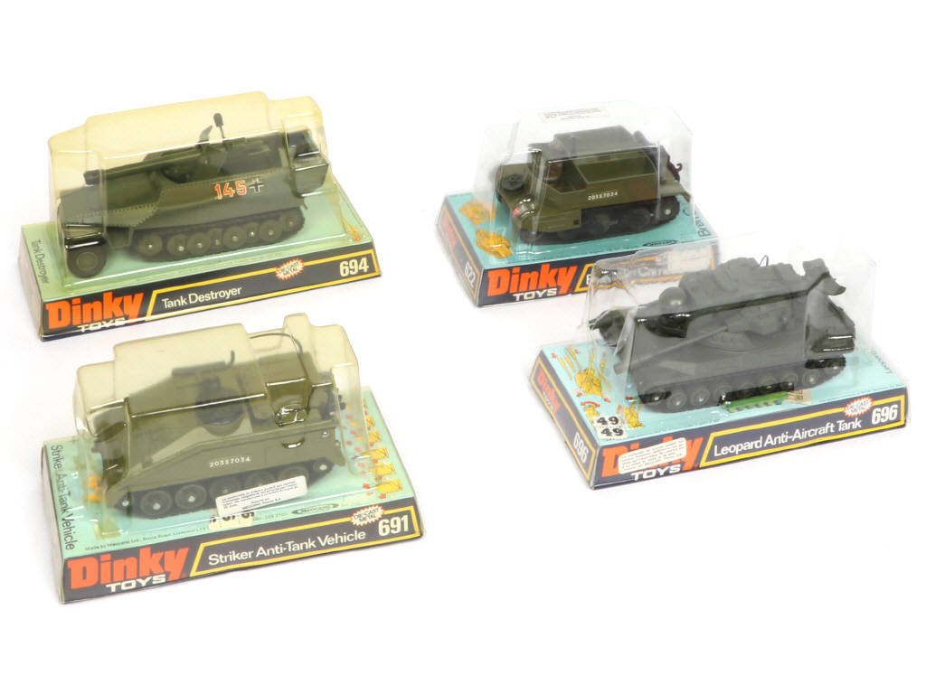 Lot 233 - DINKY TOYS (GB) (4)