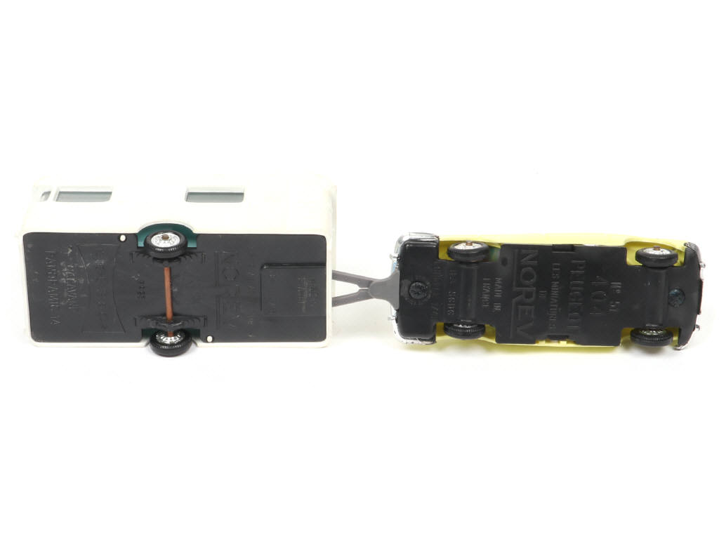 Lot 145 - DIVERS (17)