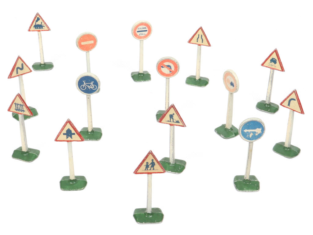 Lot 10 - DIVERS (15)