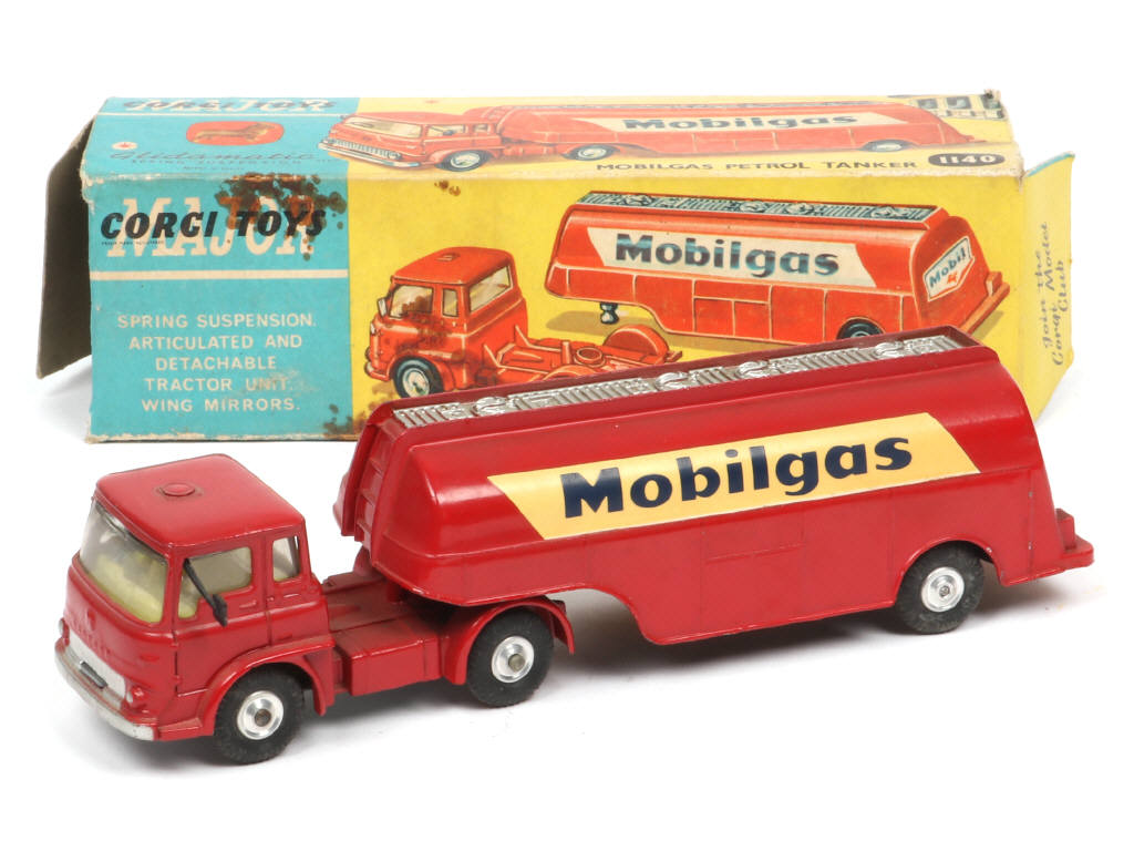 Lot 207 - CORGI TOYS (GB) (1)