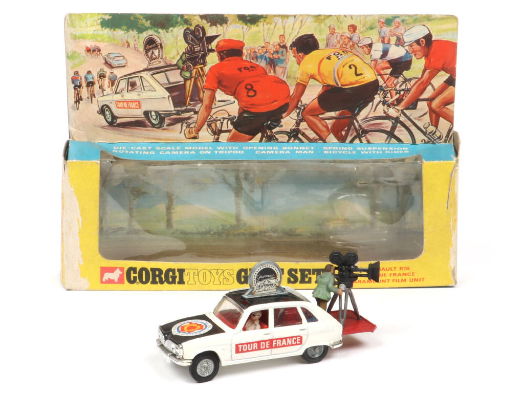 Lot 195 - CORGI TOYS (GB) (1)