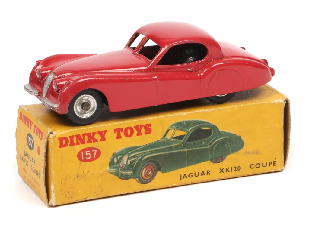 Lot 272 - DINKY TOYS (GB) (1)