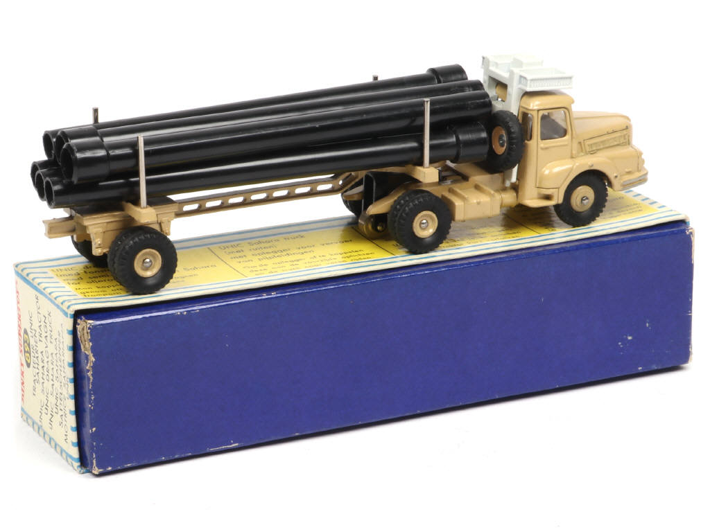 Lot 219 - DINKY TOYS (FRANCE) (1)