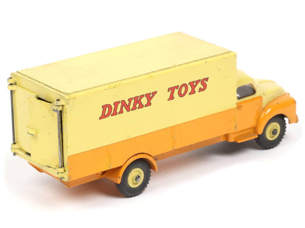 Lot 318 - DINKY TOYS (GB) (1)