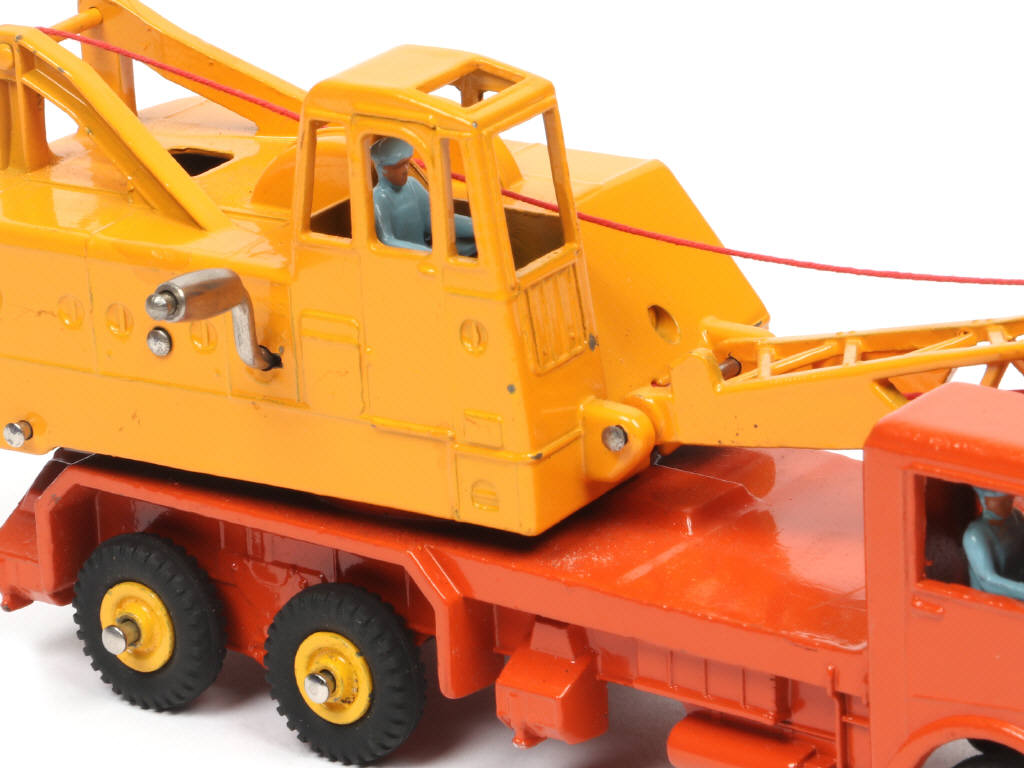 Lot 221 - DINKY TOYS (FRANCE) (1)