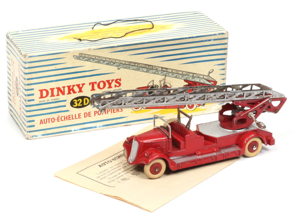 Lot 210 - DINKY TOYS (FRANCE) (1)