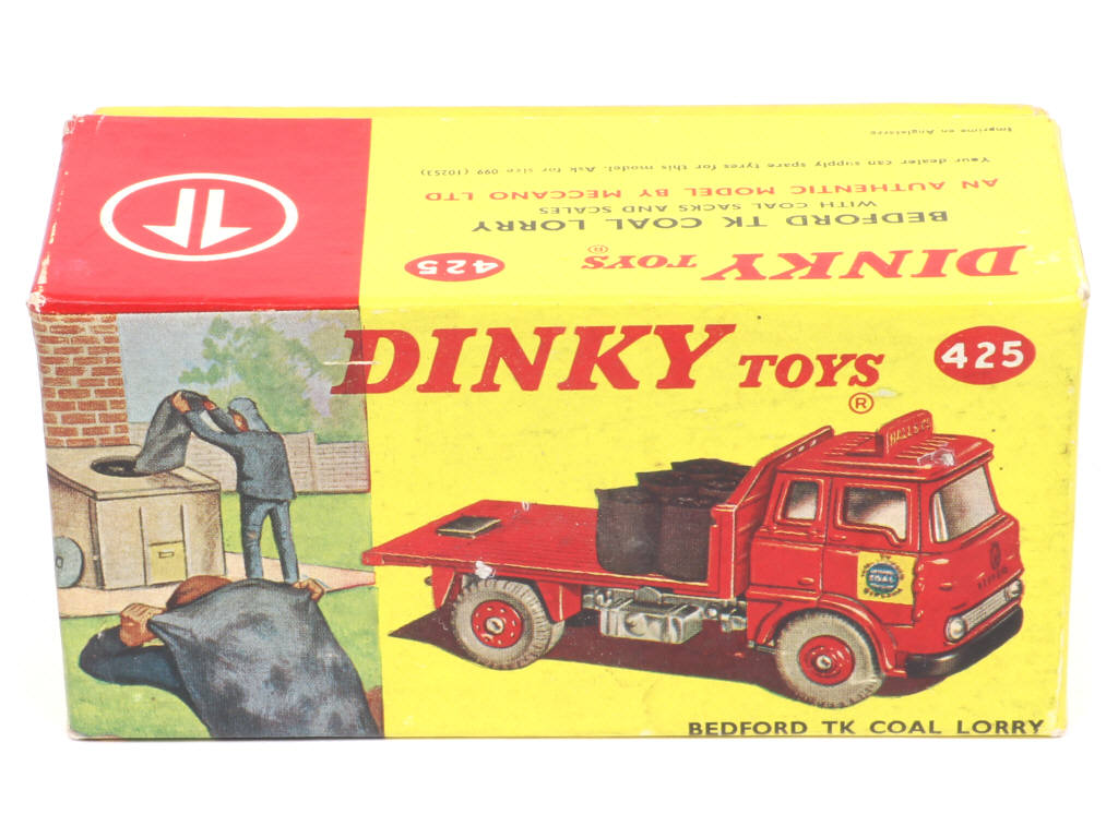 Lot 305 - DINKY TOYS (GB) (1)