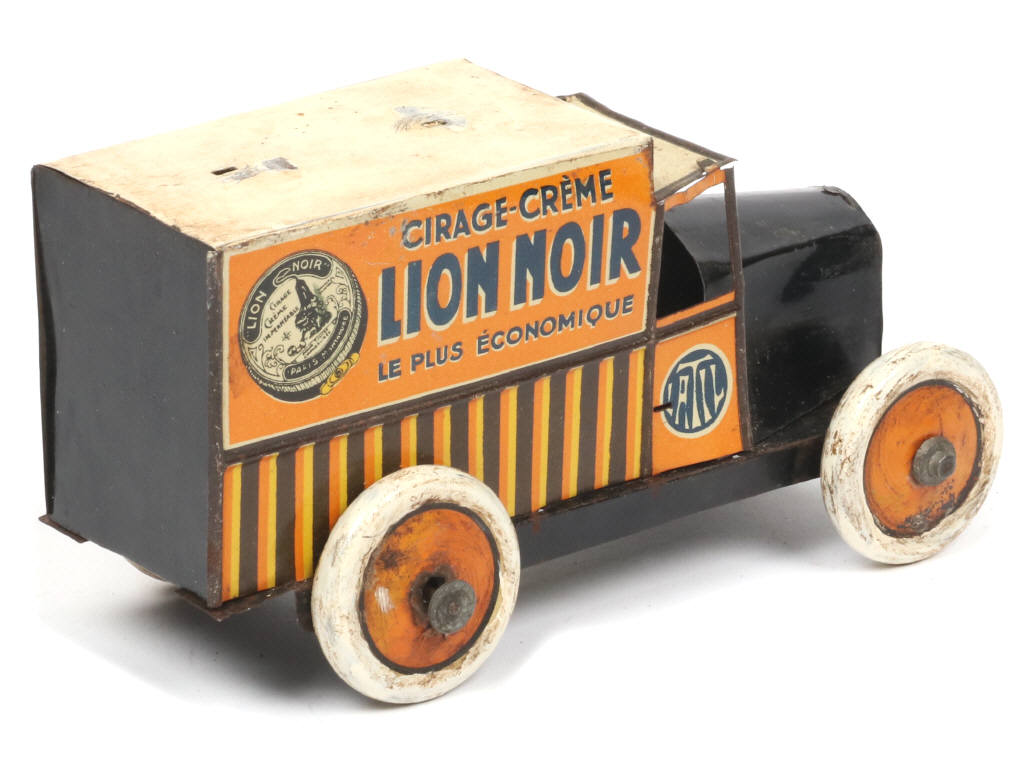 Lot 31 - JOUETS LATIL (FRANCE) (1)