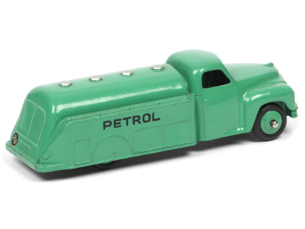 Lot 144 - DINKY TOYS (GB) (1)
