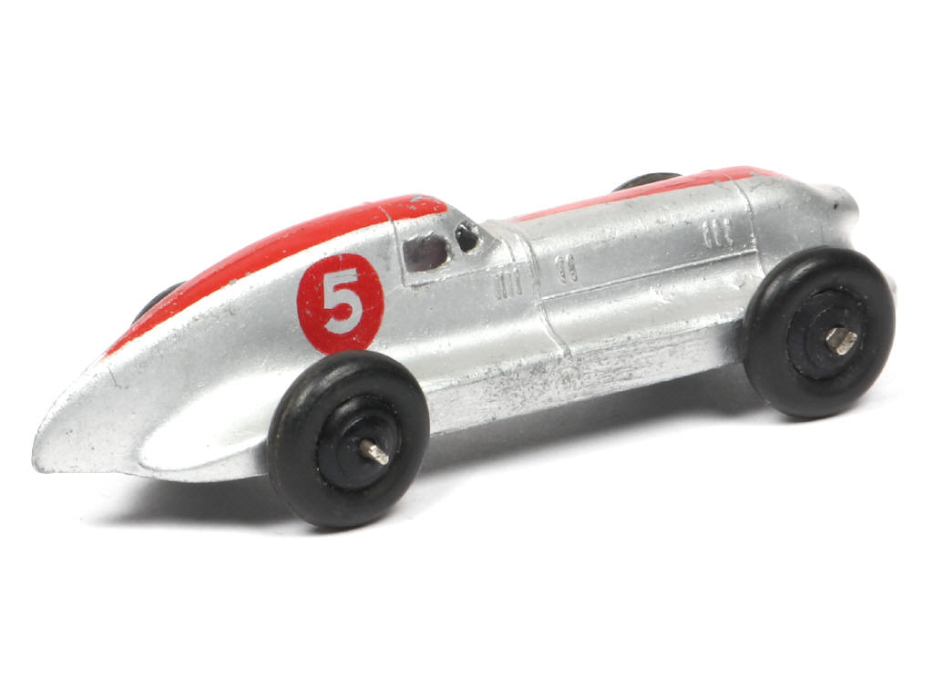 Lot 137 - DINKY TOYS (GB) (1)