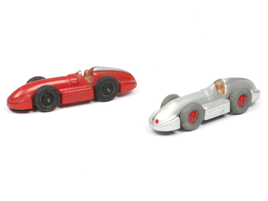 Lot 168 - DINKY TOYS (GB) (2)