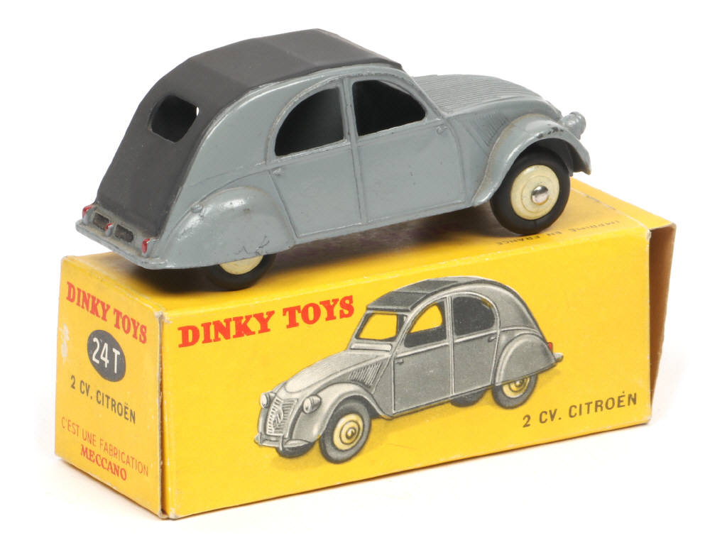 Lot 229 - DINKY TOYS (FRANCE) (1)