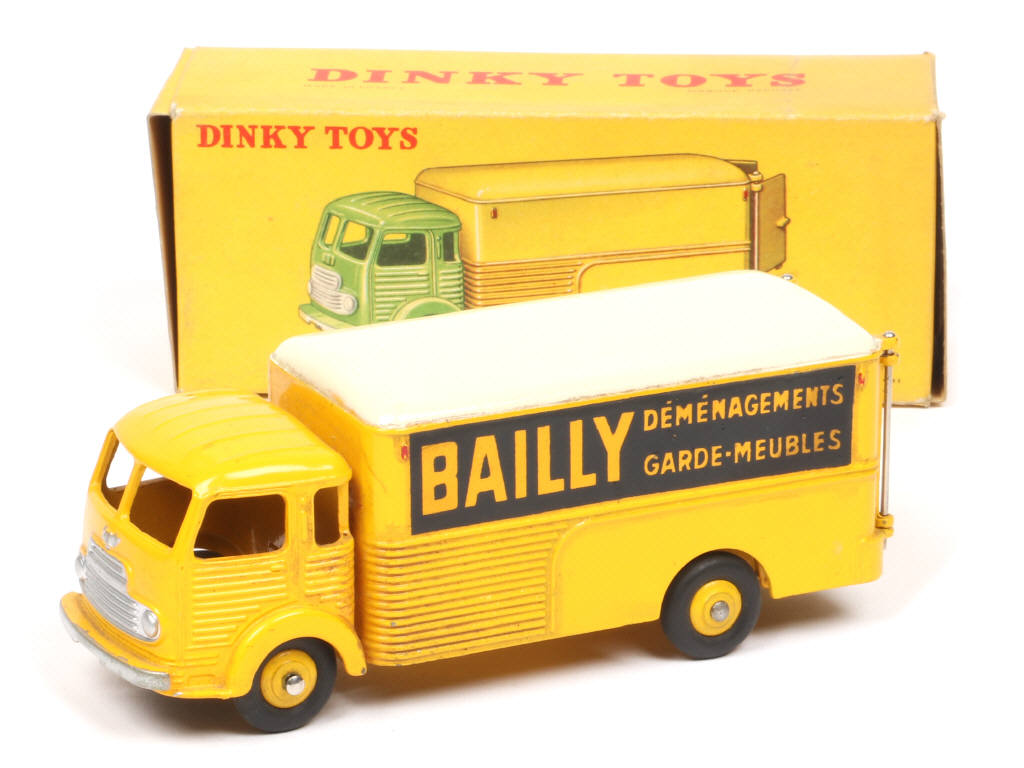 Lot 231 - DINKY TOYS (FRANCE) (1)