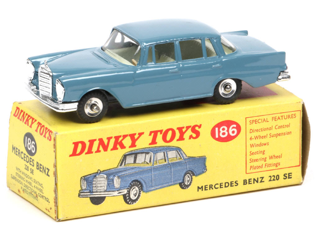 Lot 179 - DINKY TOYS (GB) (1)