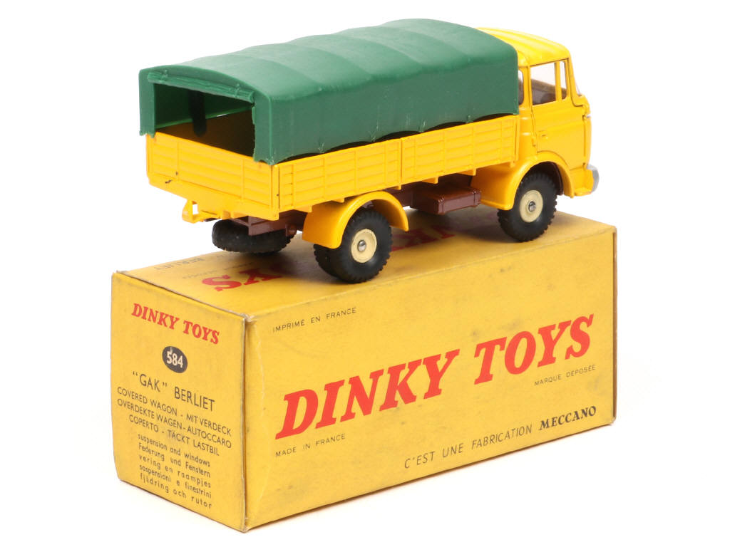 Lot 246 - DINKY TOYS (FRANCE) (1)