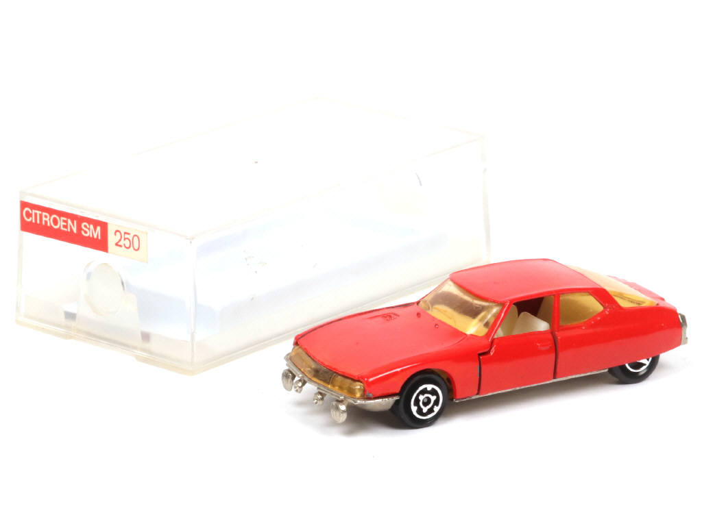 Lot 90 - MAJORETTE (FRANCE) (1)