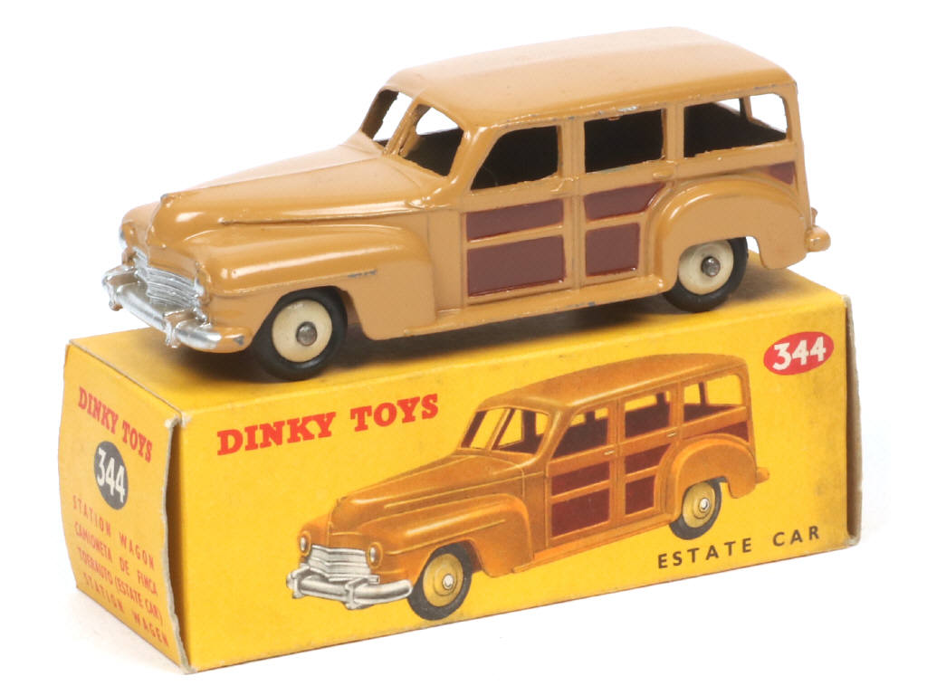 Lot 228 - DINKY TOYS (GB) (1)