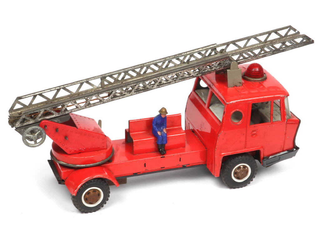 Lot 32 - JOUSTRA (FRANCE) (2)