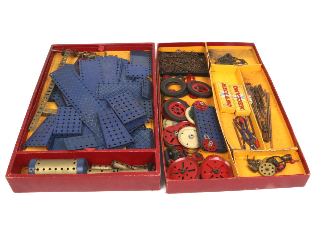 Lot 86 - MECCANO (FRANCE) (2)