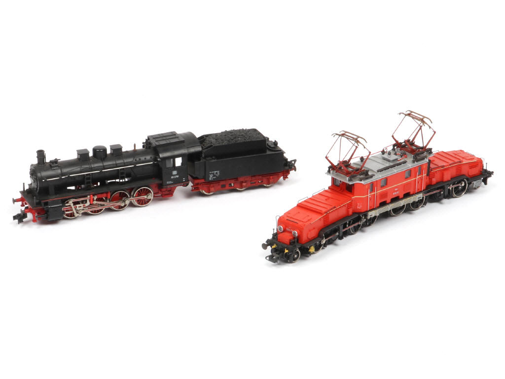 Lot 29 - DIVERS (HO) (2)