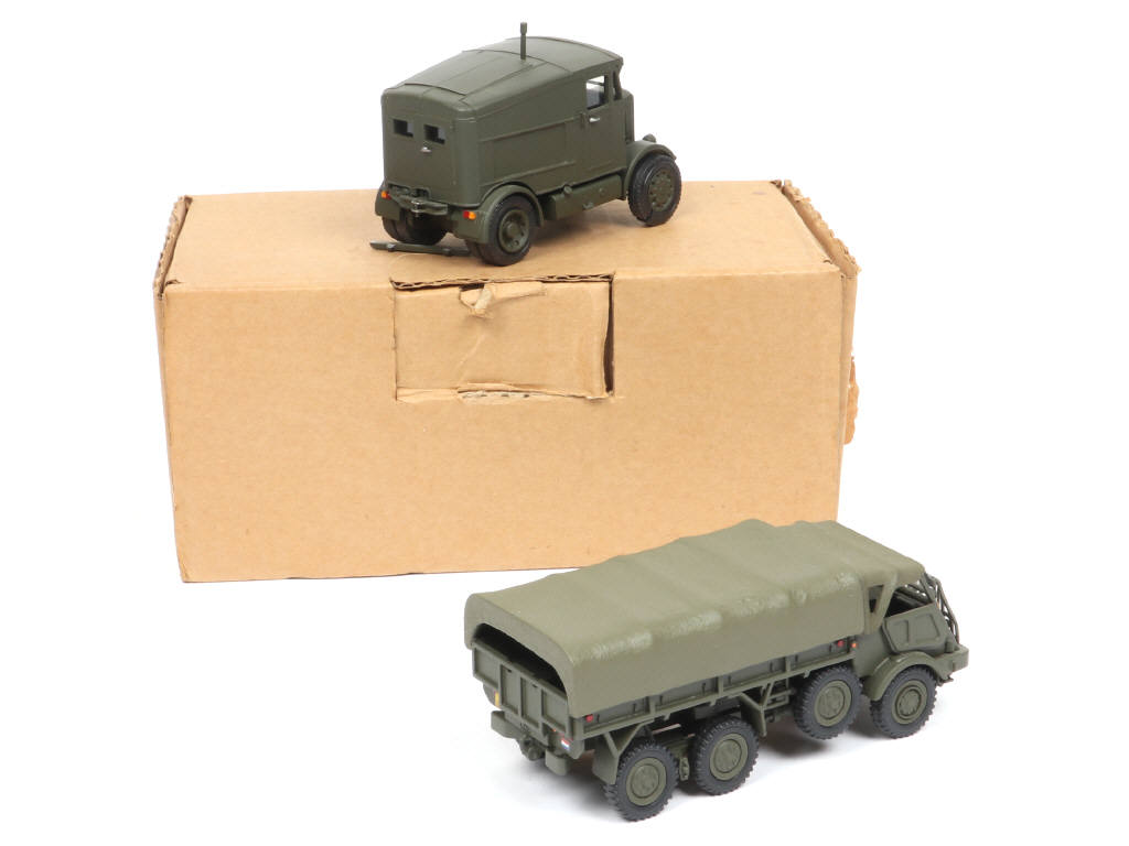 Lot 113 - DIVERS (GB) (2)