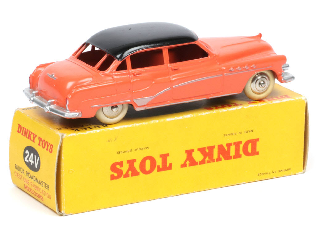 Lot 296 - DINKY TOYS (FRANCE) (1)