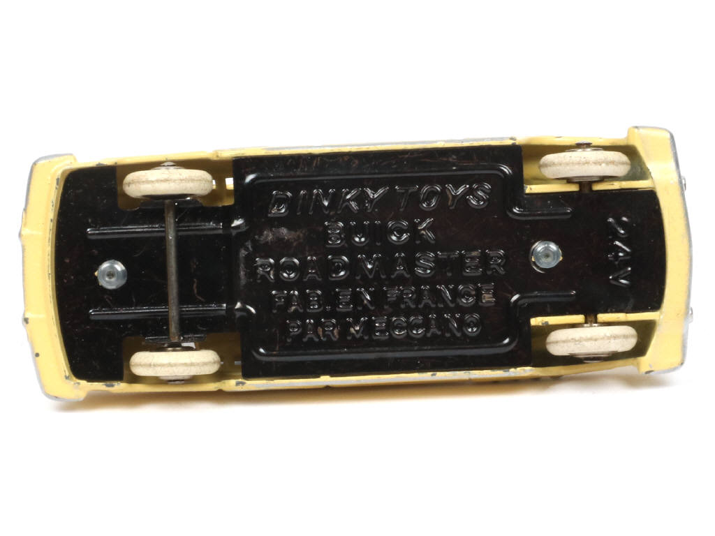 Lot 297 - DINKY TOYS (FRANCE) (1)