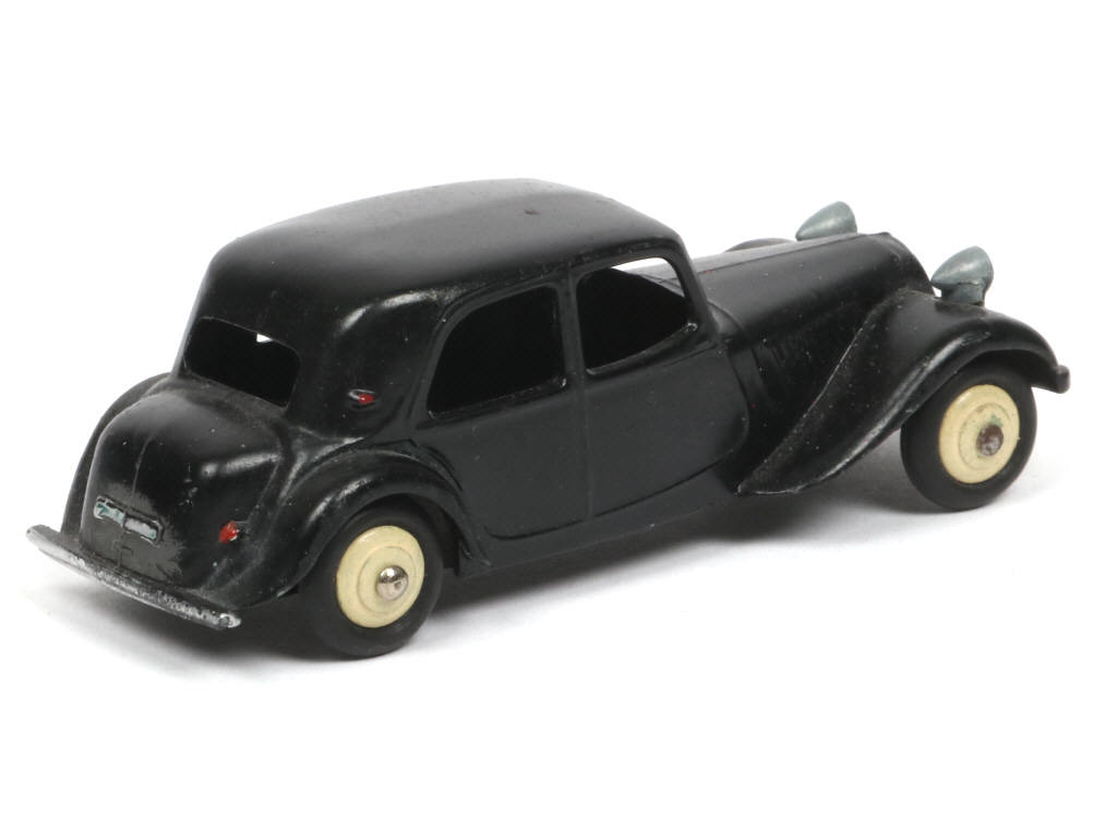 Lot 267 - DINKY TOYS (FRANCE) (1)