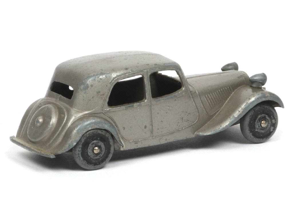 Lot 264 - DINKY TOYS (FRANCE) (1)